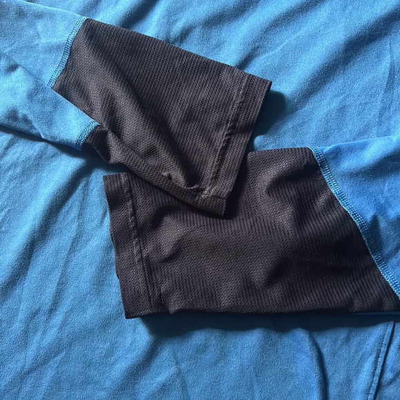 Under Armour 1/4 Zip Pullover Shirt - Picture 4 of 6